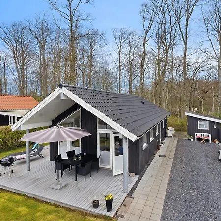 Gunholm - 150m From The Sea By Interhome